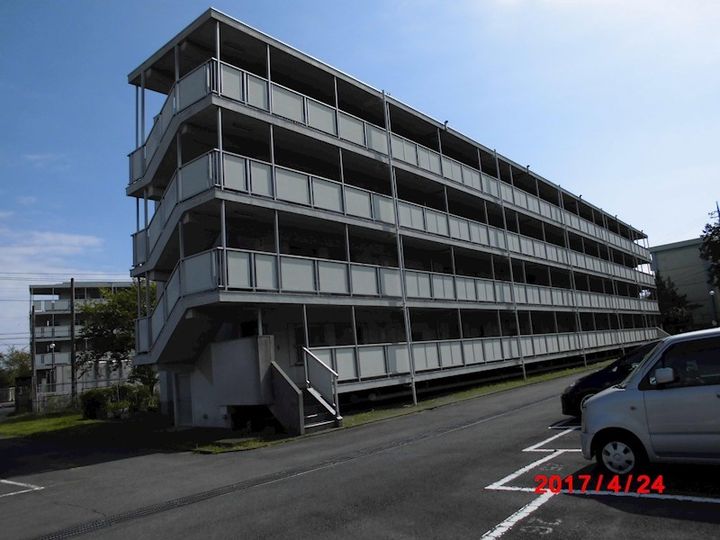 神奈川県中郡二宮町百合が丘3(マンション)の賃貸物件の外観