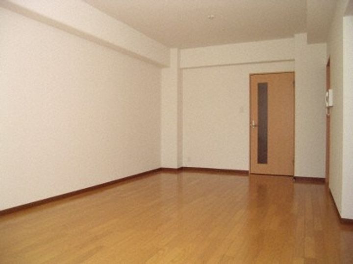 ティアラタワー中島倶楽部の居間