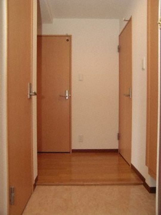 ティアラタワー中島倶楽部の玄関