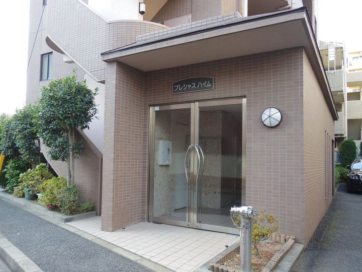 プレシャスハイムの地図