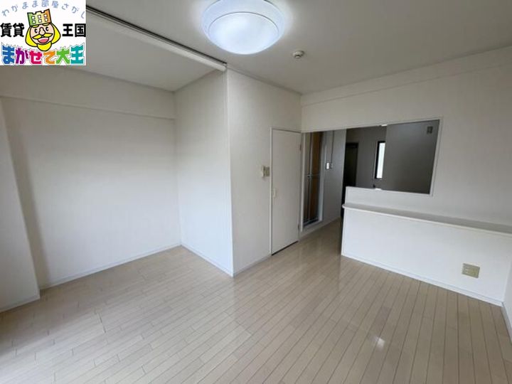 ハピネス文教の居間