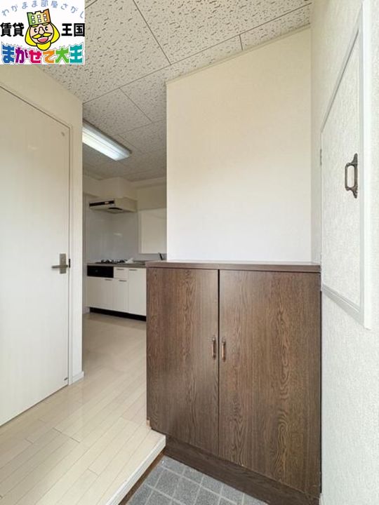 ハピネス文教の玄関