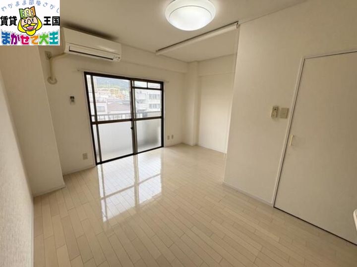 ハピネス文教の居間