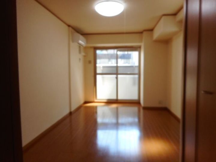 グランツ丸の内の居間