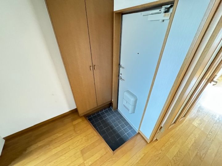 新潟県新発田市新栄町1(アパート)の賃貸物件の玄関