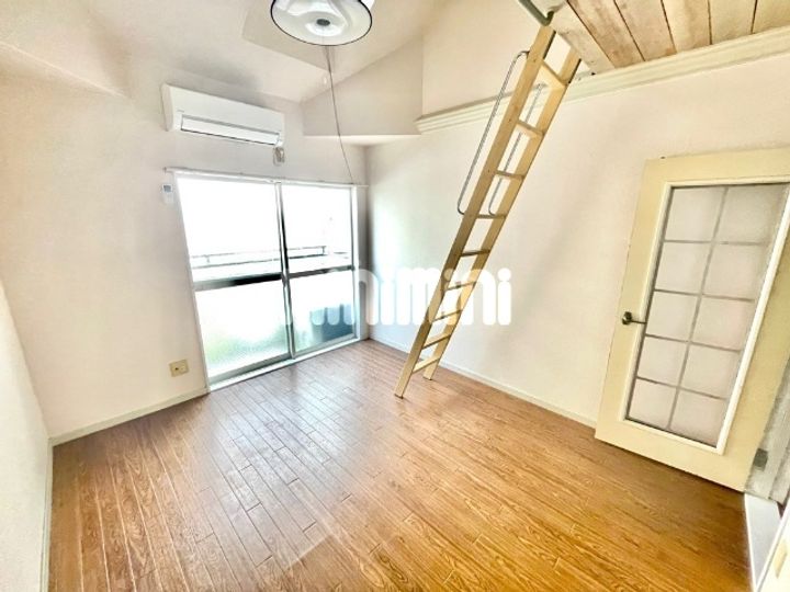 サーフメゾンの居間