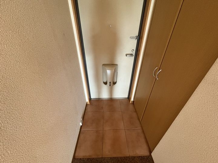 ハイツMの玄関