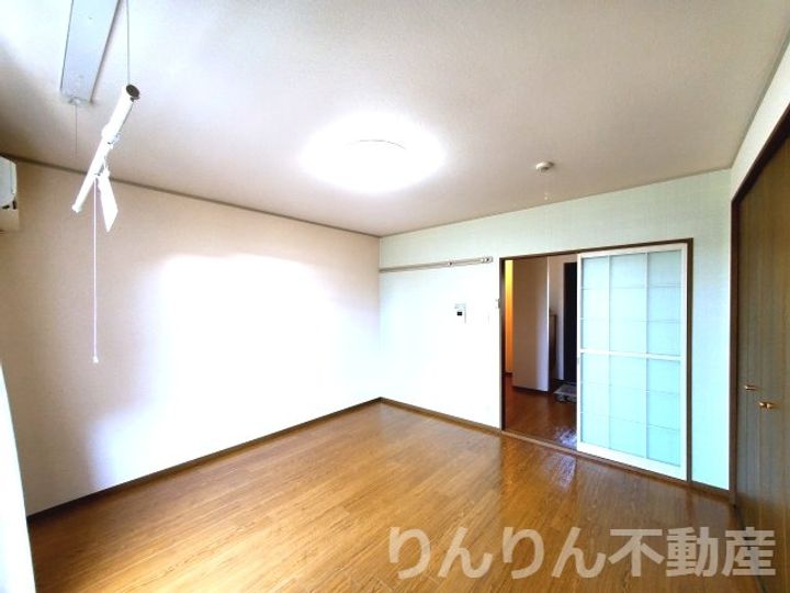 コーポアネシスの居間
