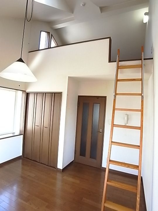 パールハイム伍番館の居間