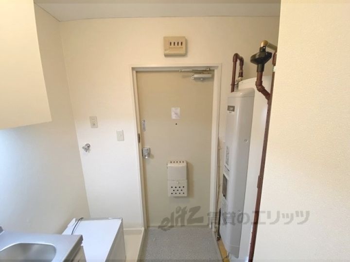 シャルム岡山手の玄関