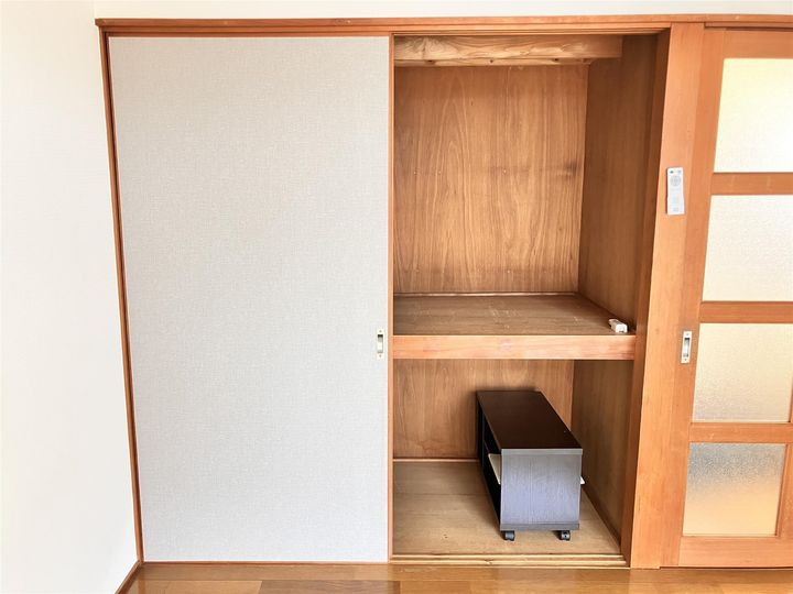 エントピア寿の内装