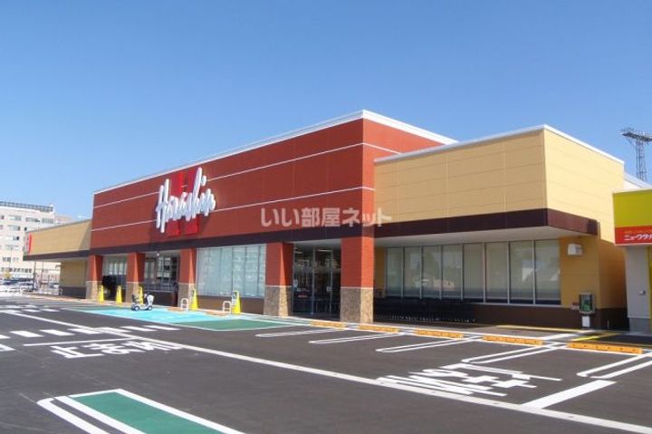 アコルト Bの周辺