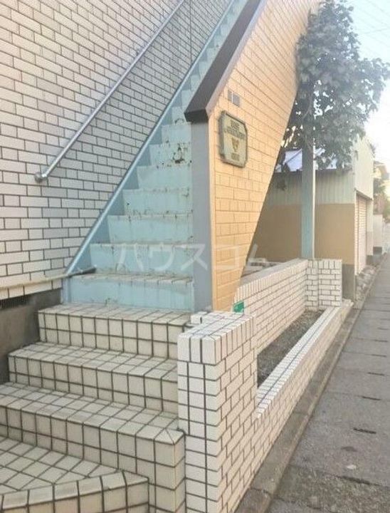ローズアパートQ63番館の地図
