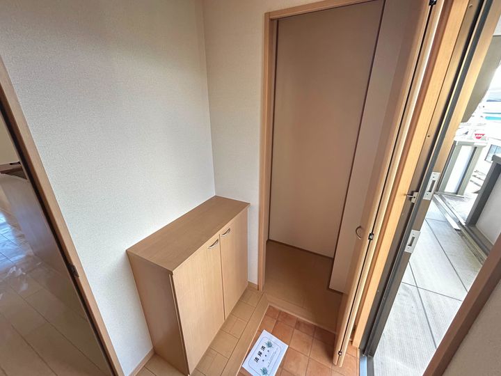 静岡県沼津市志下(アパート)の賃貸物件の玄関