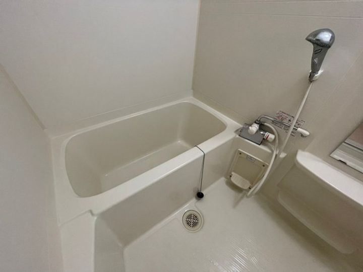 アンプレッシオン十日市の風呂