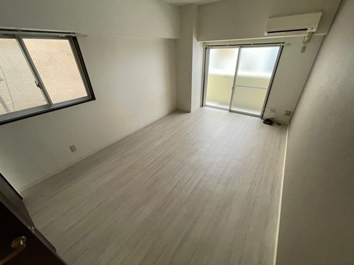 アンプレッシオン十日市の居間