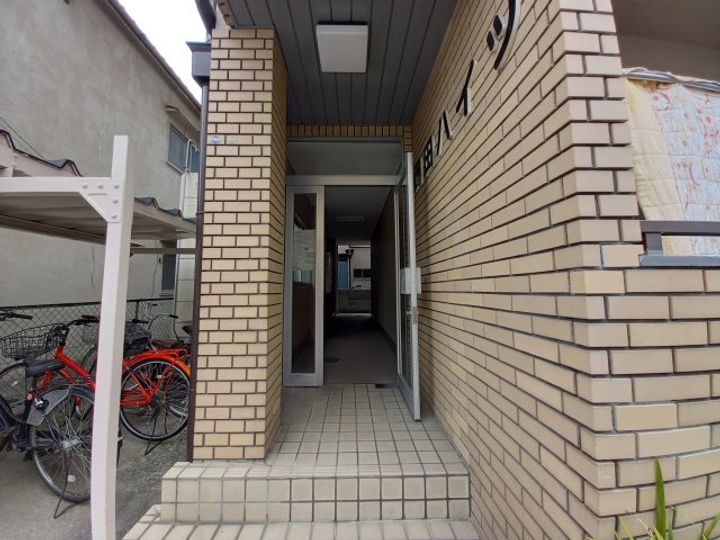 岡田ハイツの地図