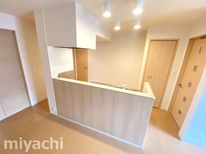 グラッディネス Aの居間