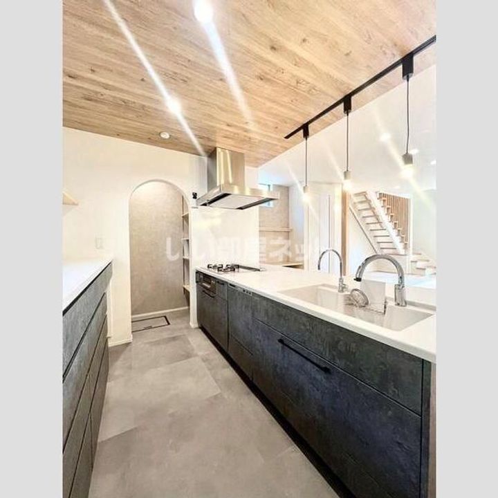 愛知県名古屋市天白区平針南2(一戸建)の賃貸物件のキッチン