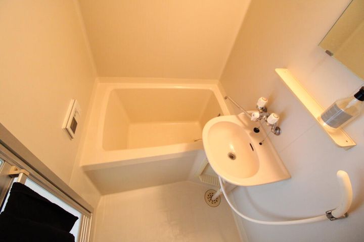 アズール湘南 (2F)の風呂