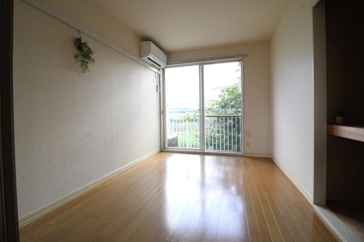 アズール湘南 (2F)の内装