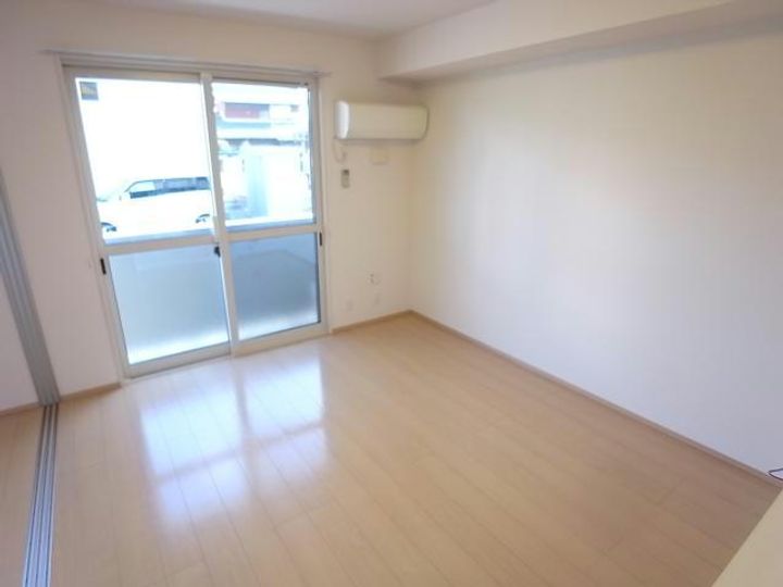 岐阜県各務原市鵜沼三ツ池町5(アパート)の賃貸物件の居間