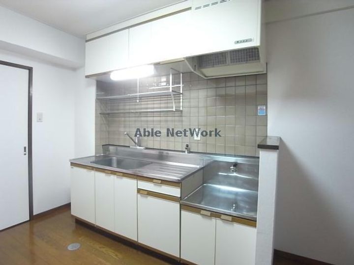 岐阜県岐阜市都通3(マンション)の賃貸物件のキッチン