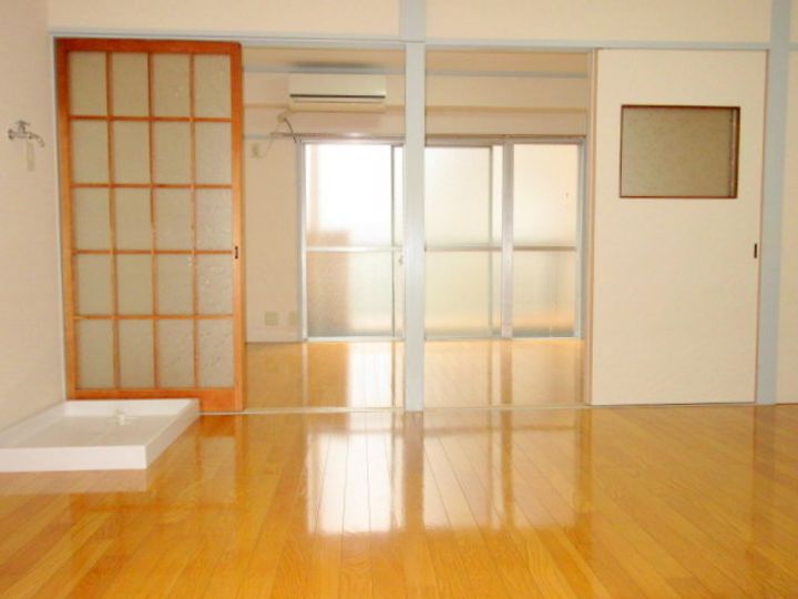 立川ハイツの玄関