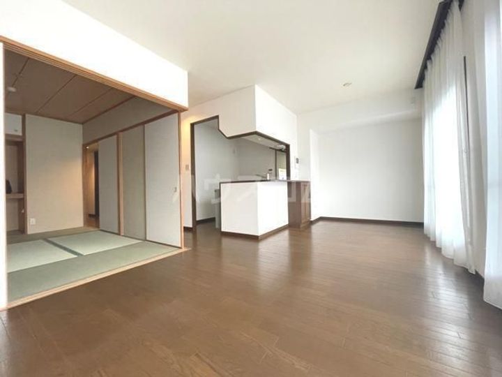 ライオンズマンション西院の居間