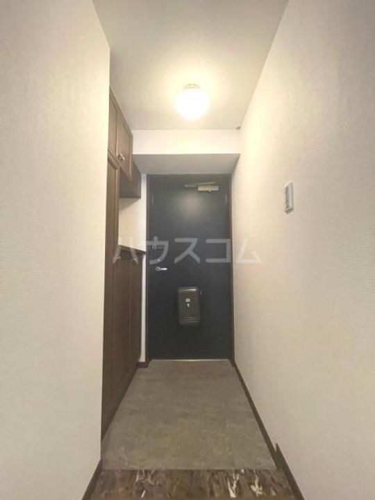 ライオンズマンション西院の玄関