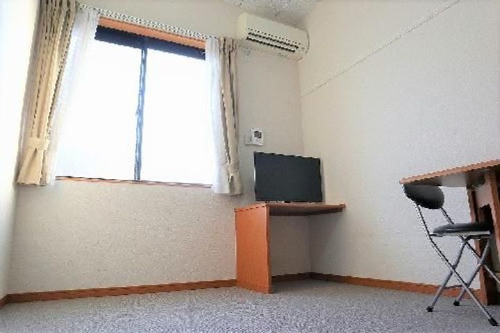 レオパレスAmyの居間