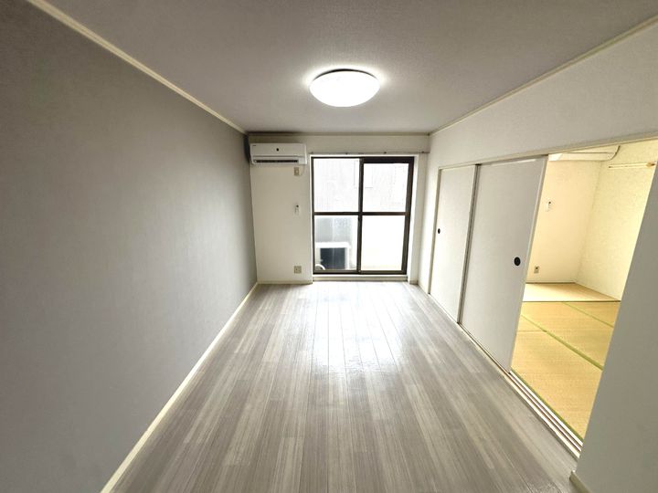 クレストパレス参番館の居間