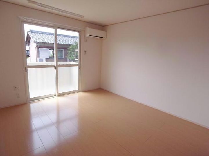 岐阜県関市山王通西(アパート)の賃貸物件の居間