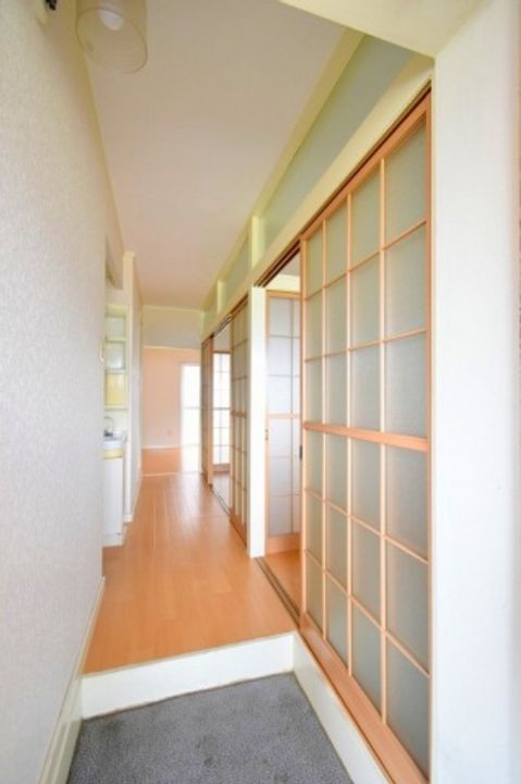 広島県広島市西区南観音町の賃貸マンションの玄関