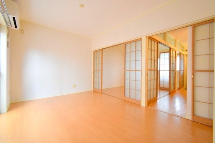 広島県広島市西区南観音町の賃貸マンションの内装