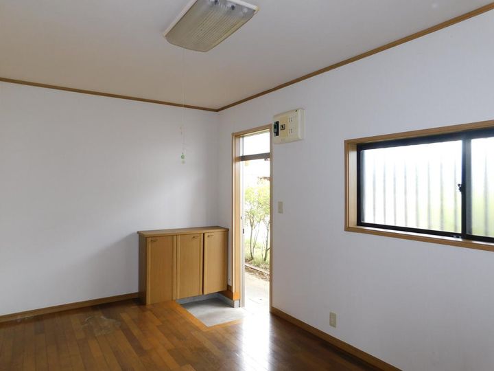 光ハイツの居間