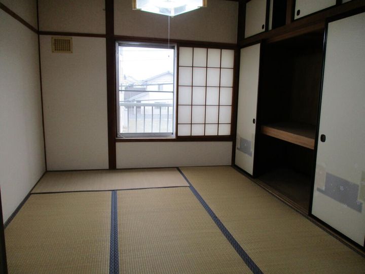 すみれ荘の居間