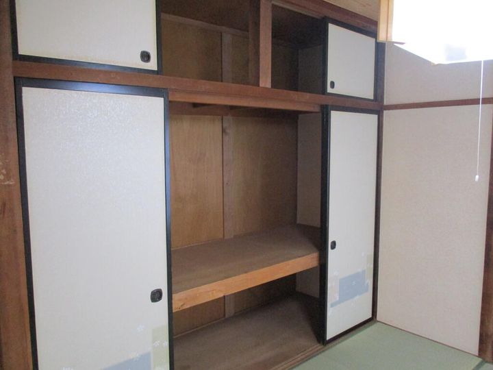 すみれ荘の内装