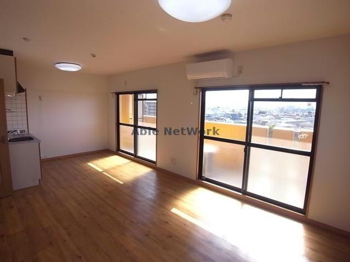 岐阜県羽島郡笠松町桜町(マンション)の賃貸物件の居間