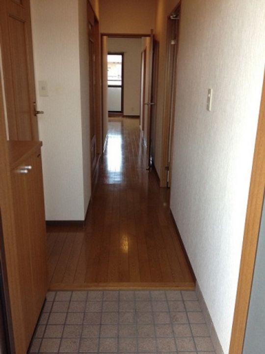 グリュンネベルグTAKANOIIの玄関