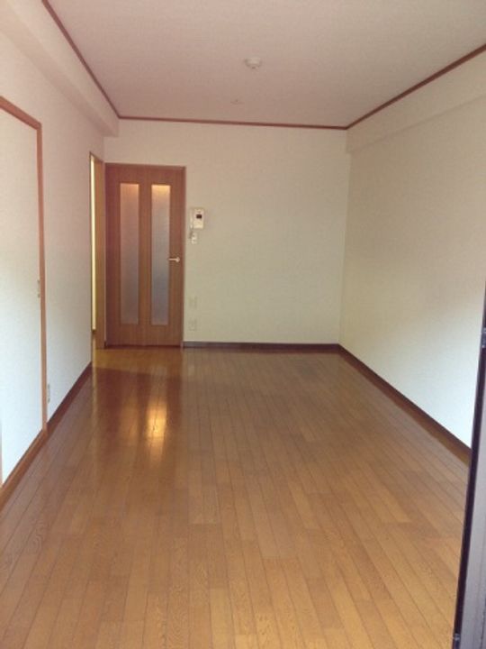 グリュンネベルグTAKANOIIの居間