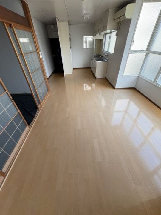 山愛ビルの居間