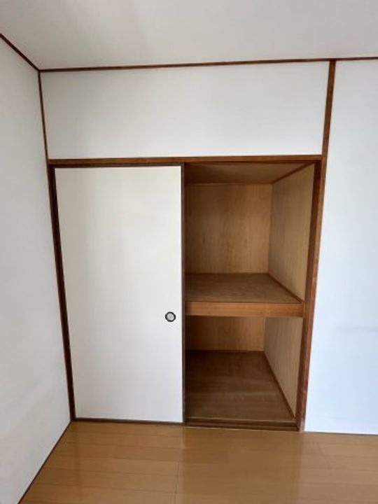 山愛ビルの内装
