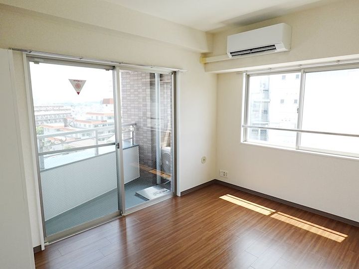 ダイヤメイト聖蹟の居間