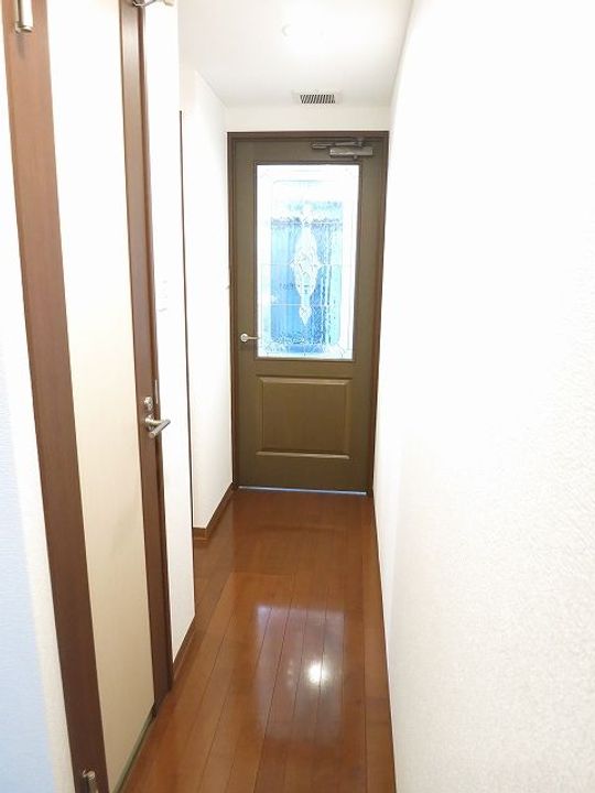 埼玉県越谷市弥生町(マンション)の賃貸物件の玄関