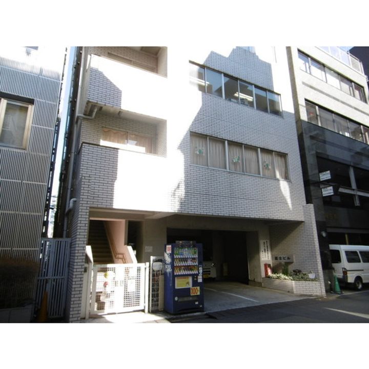 エム クレエの周辺