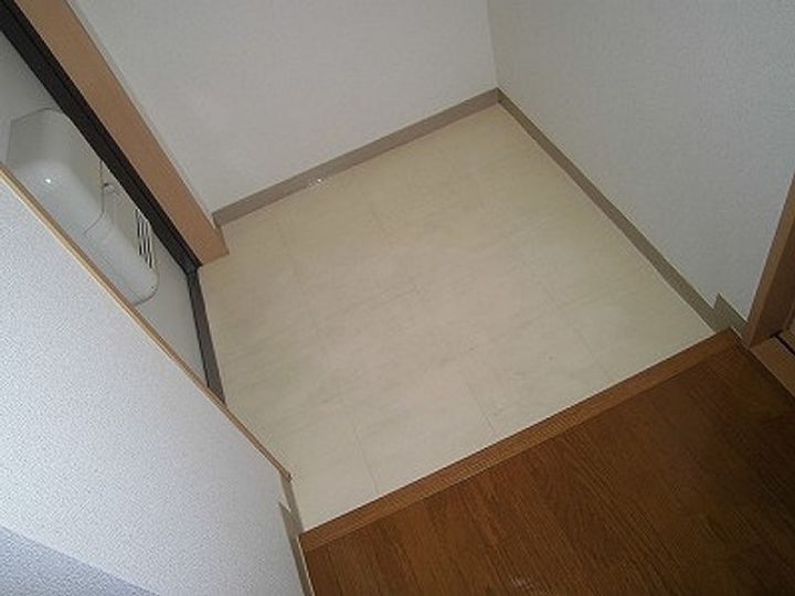 クレセール津島の玄関