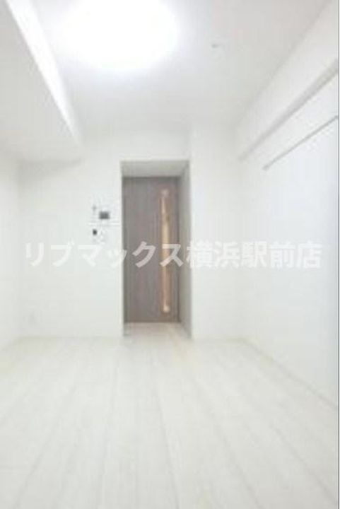 神奈川県横浜市神奈川区子安通3(マンション)の賃貸物件の居間