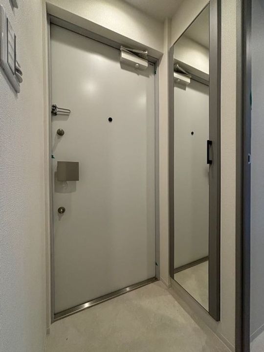 ウェルスクエア森下の玄関