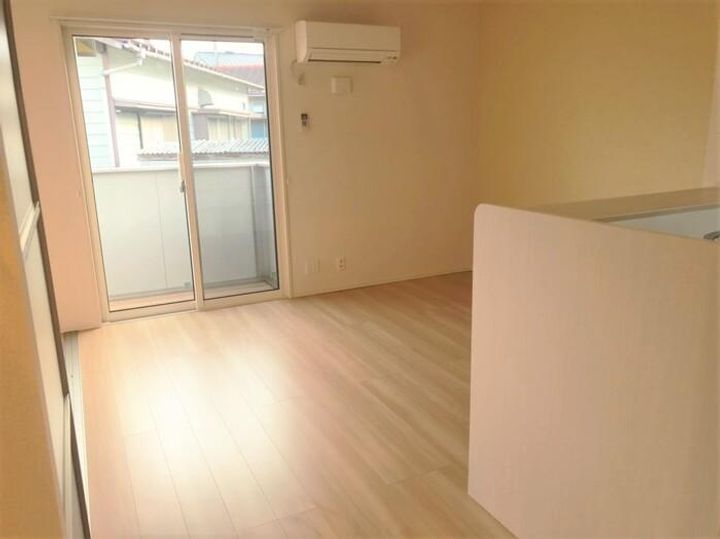 アザレアコートの居間